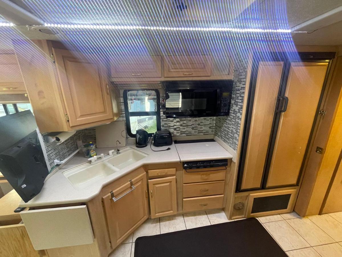 Rundle Mountain Rv Park Hotell Canmore Exteriör bild