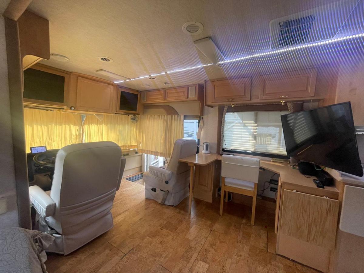 Rundle Mountain Rv Park Hotell Canmore Exteriör bild