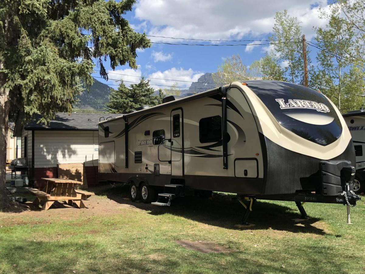 Rundle Mountain Rv Park Hotell Canmore Exteriör bild