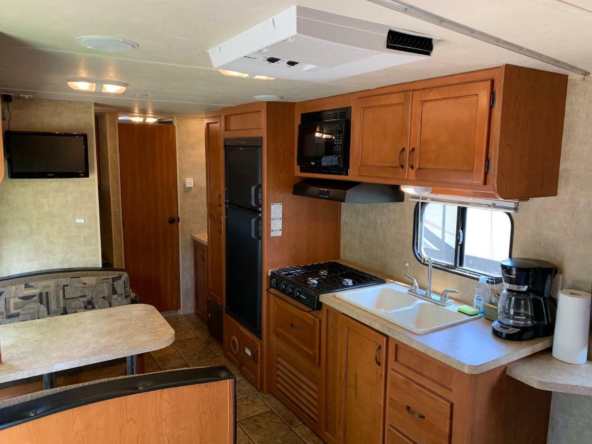 Rundle Mountain Rv Park Hotell Canmore Exteriör bild