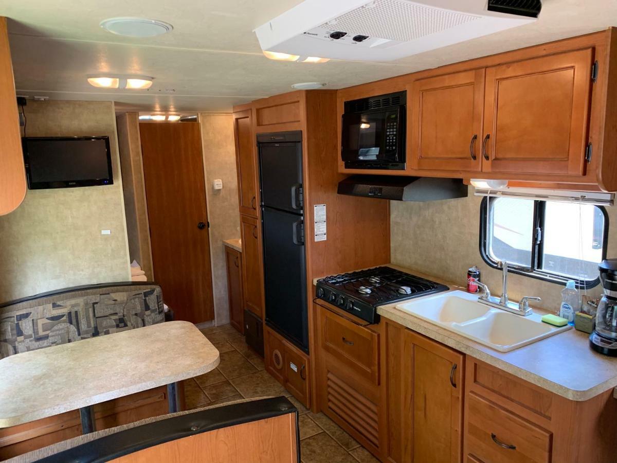 Rundle Mountain Rv Park Hotell Canmore Exteriör bild